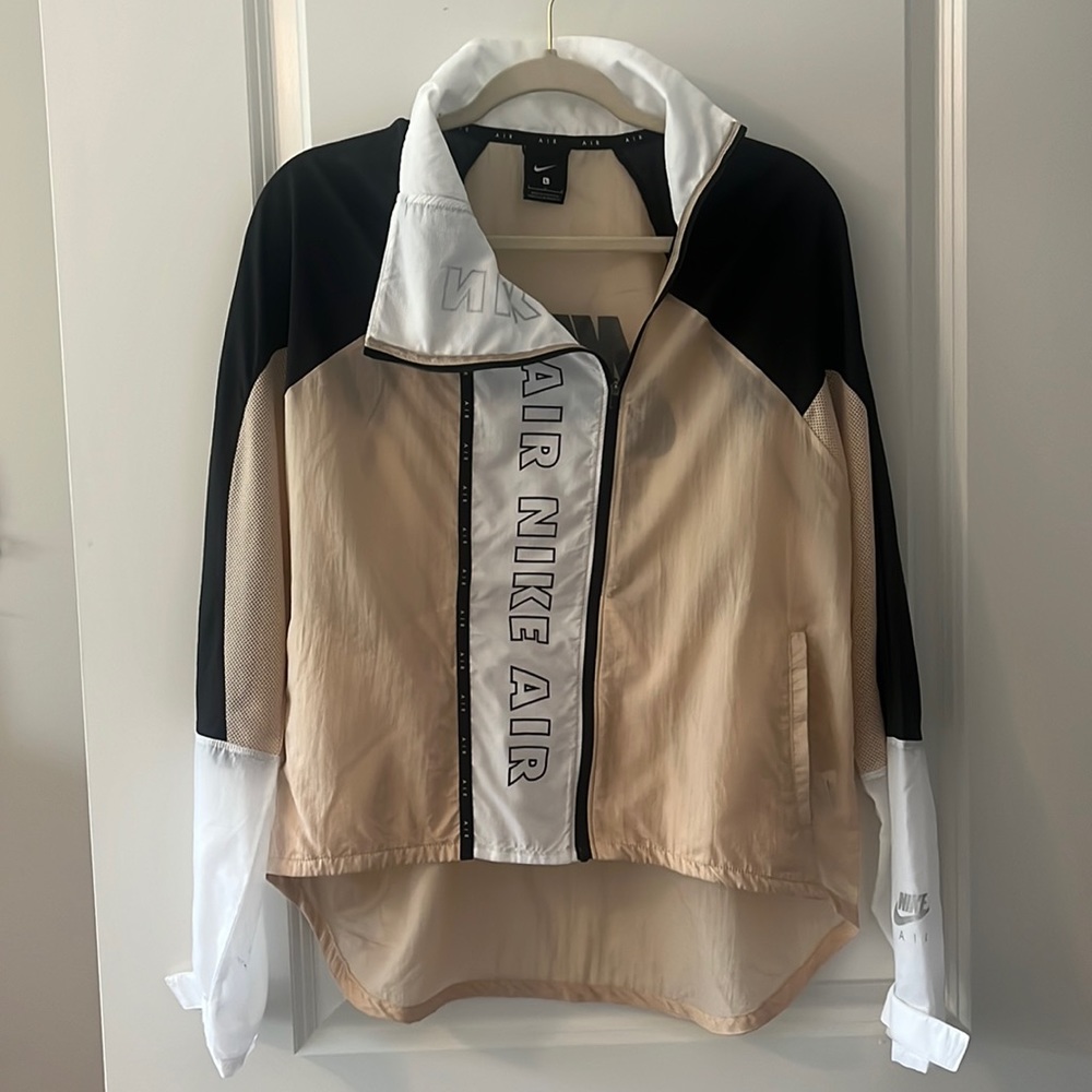 NIKE Air Women’s Full Zip Running Windbreaker black/white/tan, size large